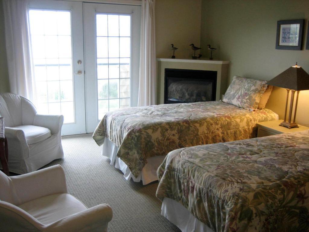 The Lodge At Weir'S Beach Metchosin Esterno foto